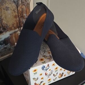 Me Too Women's Navyy Blue Slip On Flats Size 10w Excellent